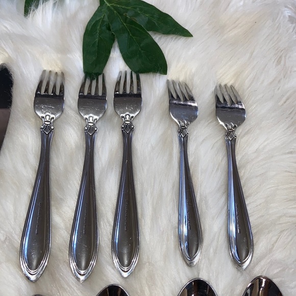 Oneida Stainless Flatware Mix Bundle - Picture 14 of 17